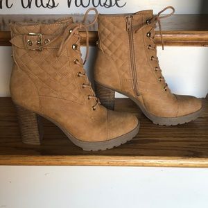 G by Guess Gift Lace Up Boots Tan size 10M